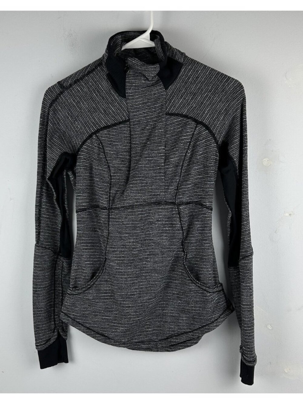 Lululemon Base Runner 1/2 Zip Women's 4 Gray Striped Pullover Pockets Knit Top